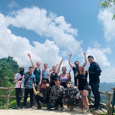 Ha Giang Safari Hostel & Motorbikes Екстериор снимка