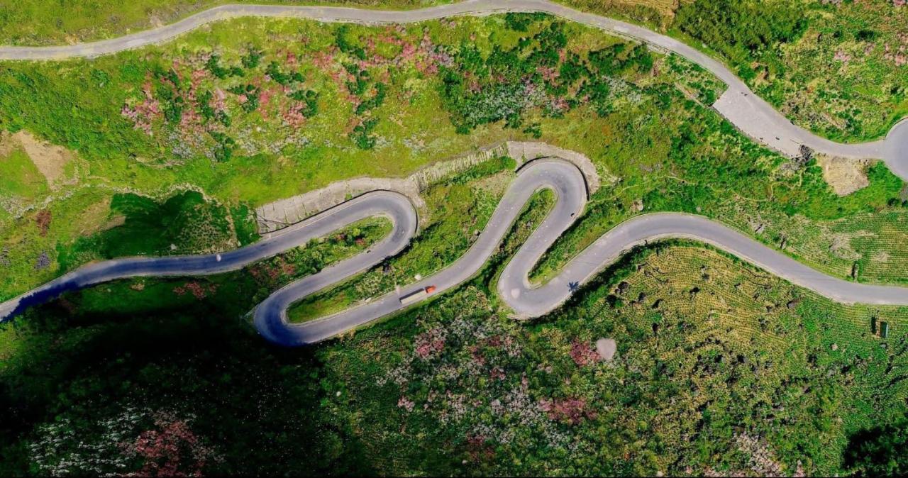 Ha Giang Safari Hostel & Motorbikes Екстериор снимка