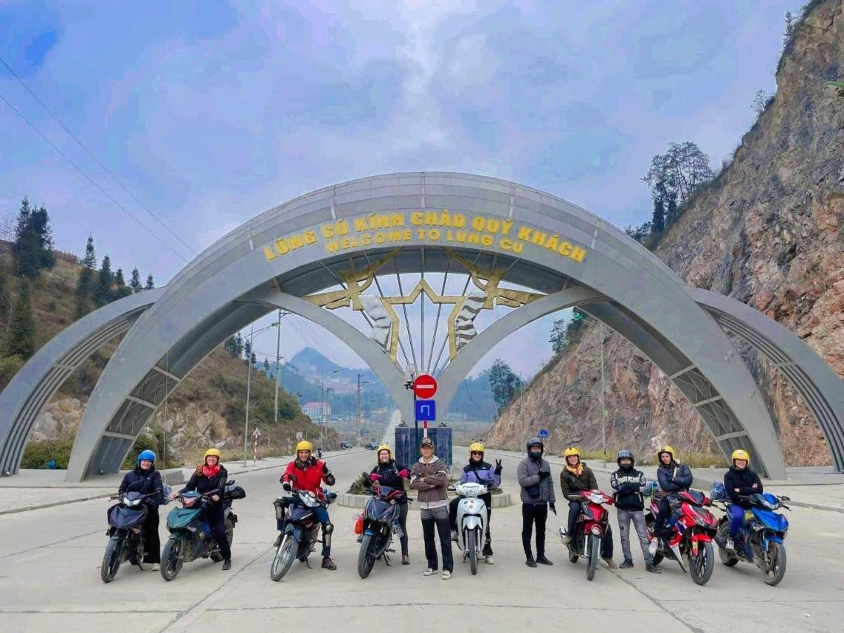 Ha Giang Safari Hostel & Motorbikes Екстериор снимка