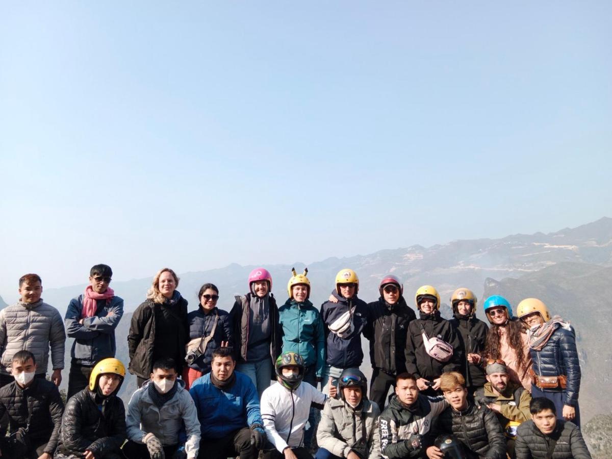 Ha Giang Safari Hostel & Motorbikes Екстериор снимка