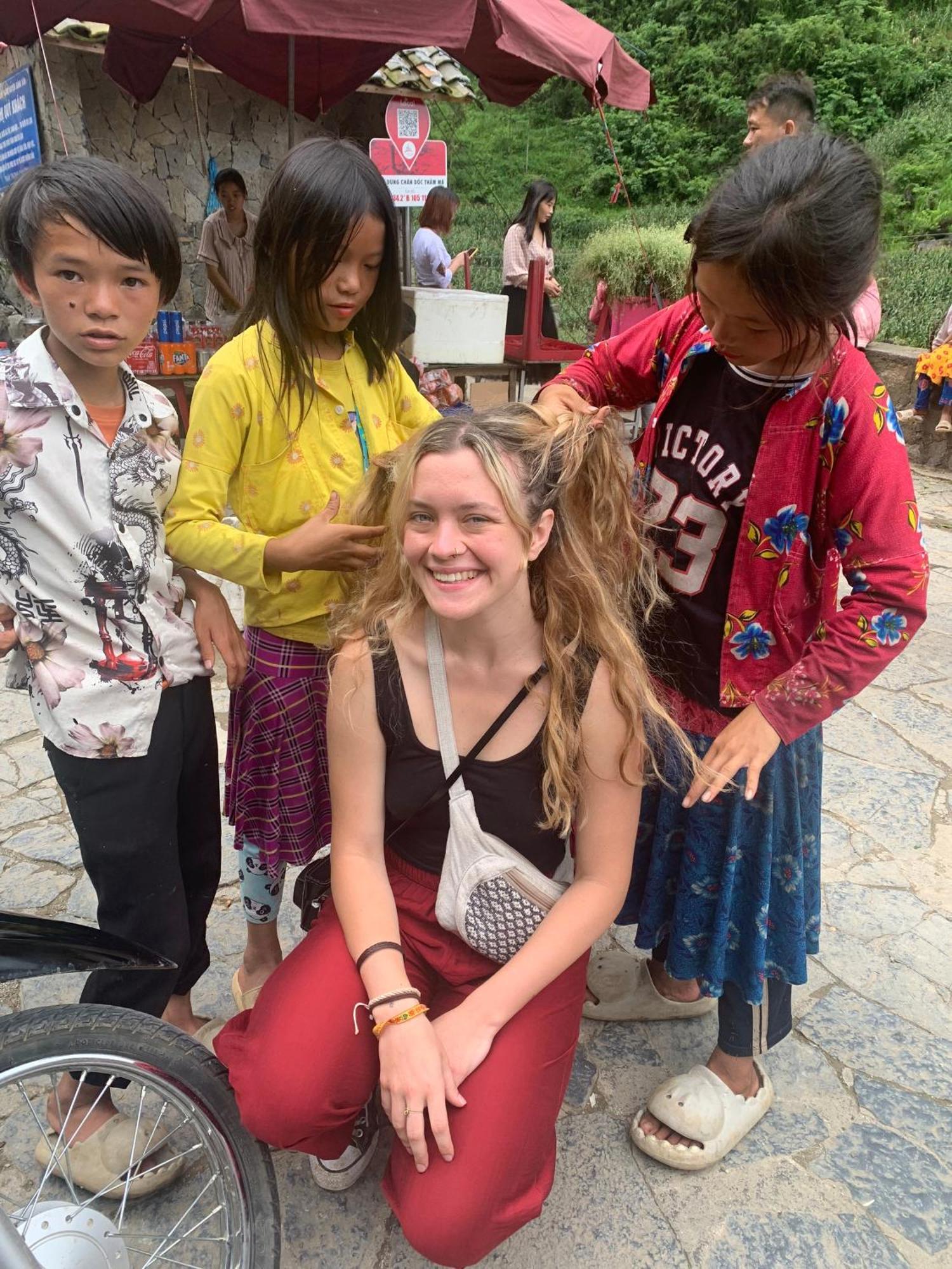 Ha Giang Safari Hostel & Motorbikes Екстериор снимка